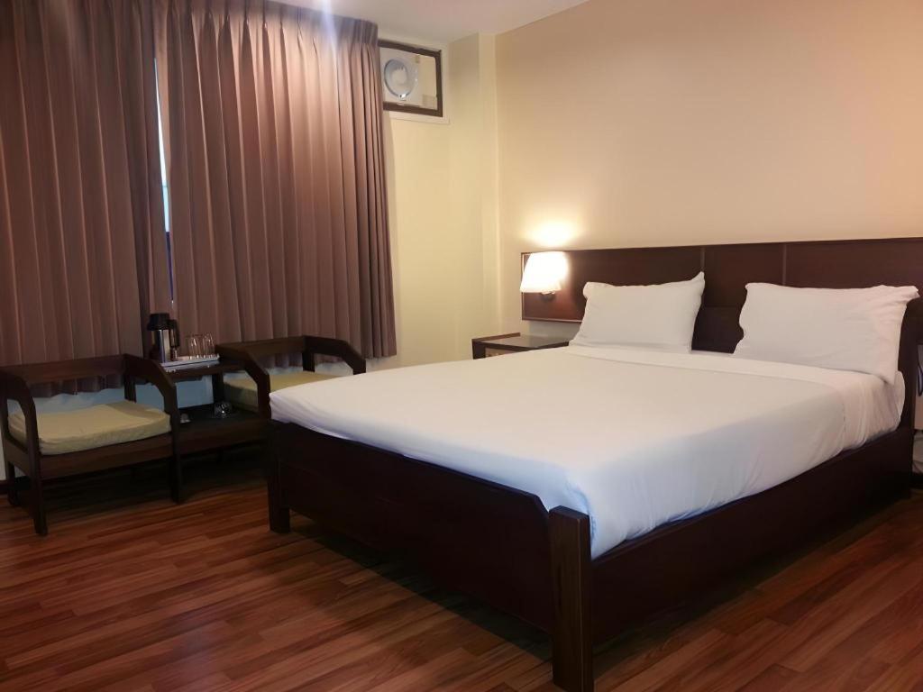 Dusit Hotel Sakon Nakhon Ngoại thất bức ảnh