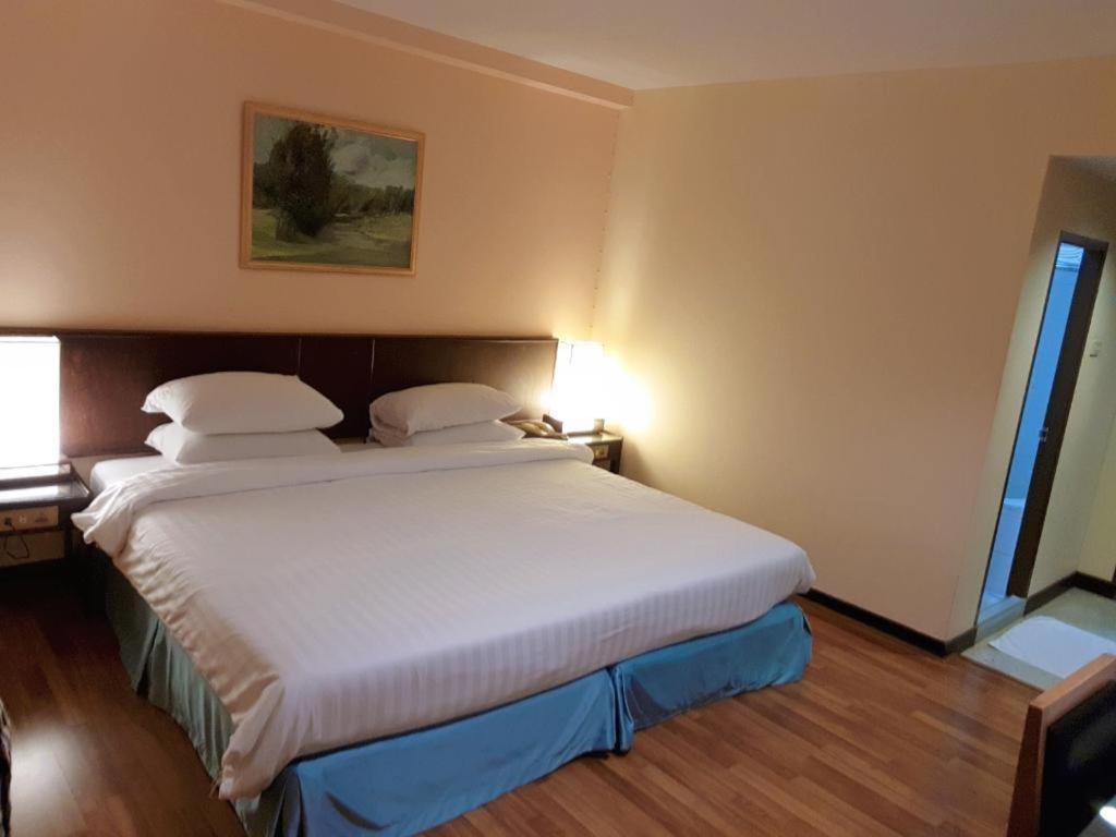 Dusit Hotel Sakon Nakhon Ngoại thất bức ảnh