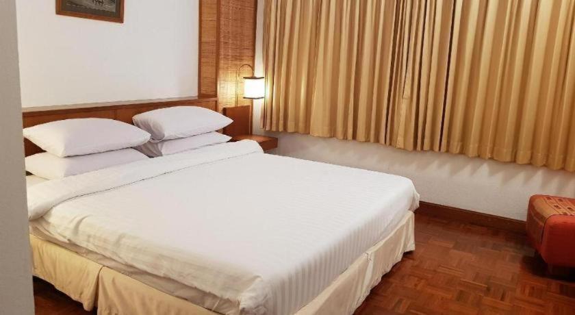 Dusit Hotel Sakon Nakhon Ngoại thất bức ảnh