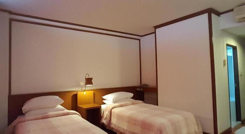 Dusit Hotel Sakon Nakhon Ngoại thất bức ảnh