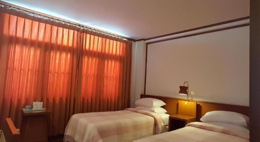 Dusit Hotel Sakon Nakhon Ngoại thất bức ảnh