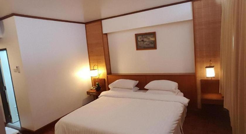 Dusit Hotel Sakon Nakhon Ngoại thất bức ảnh